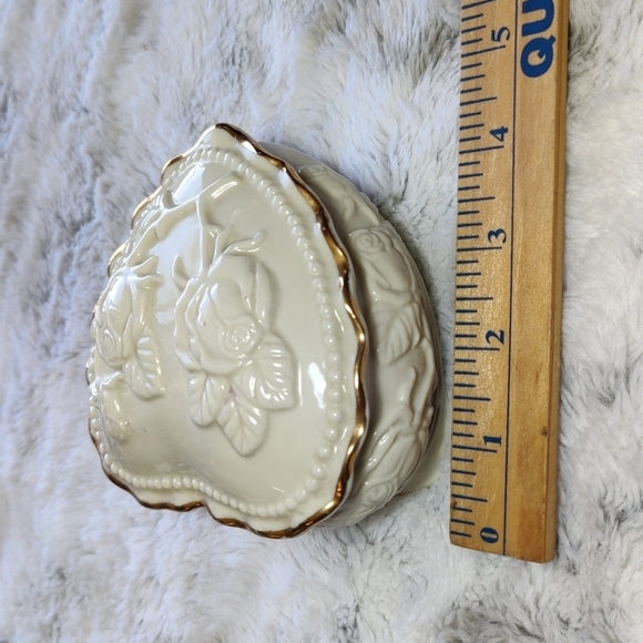 Heart Porcelain Ivory Rose Gold Rim Jewelry Box Trinket - Picture 7 of 14